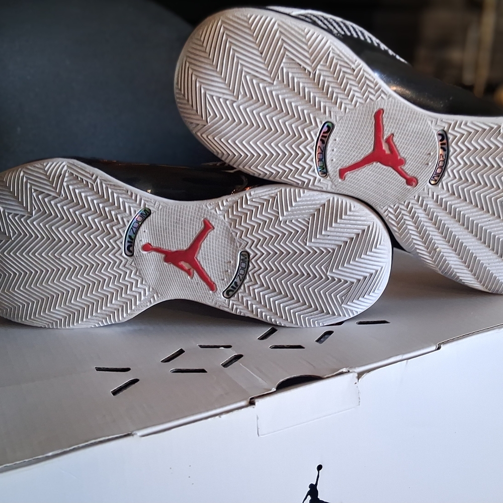 Jordan XXXV White Metallic Silver Black Low Mens 11.5 With Original Box - Picture 9 of 16